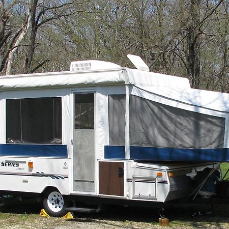 Private Rv Hotel Hartford Exterior foto